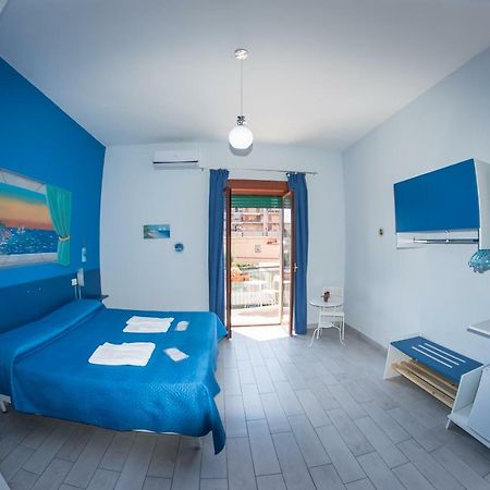 B&B Le Isole Napoli Bagian luar foto