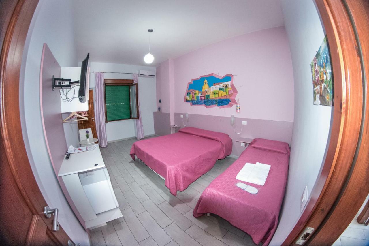 B&B Le Isole Napoli Bagian luar foto