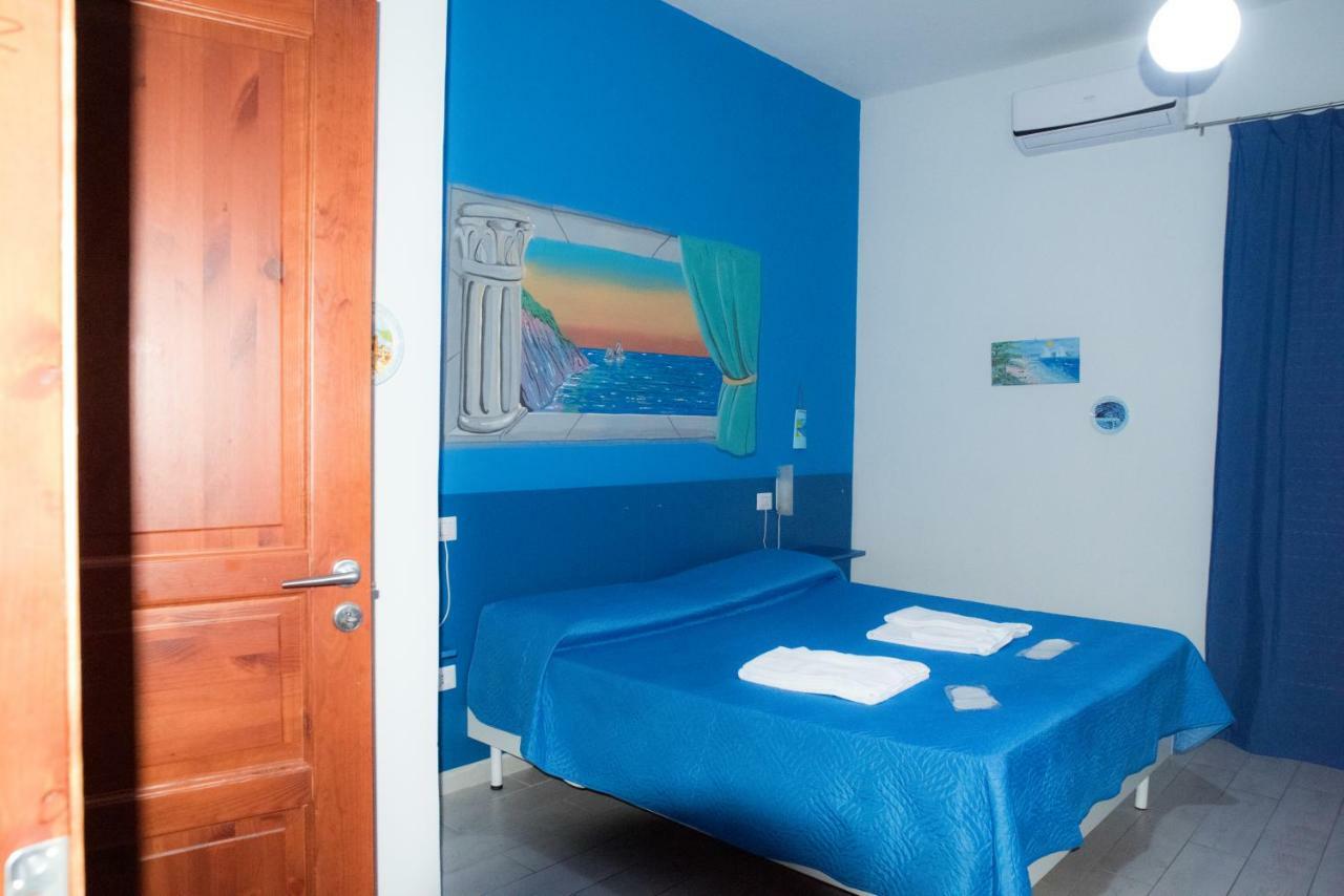 B&B Le Isole Napoli Bagian luar foto