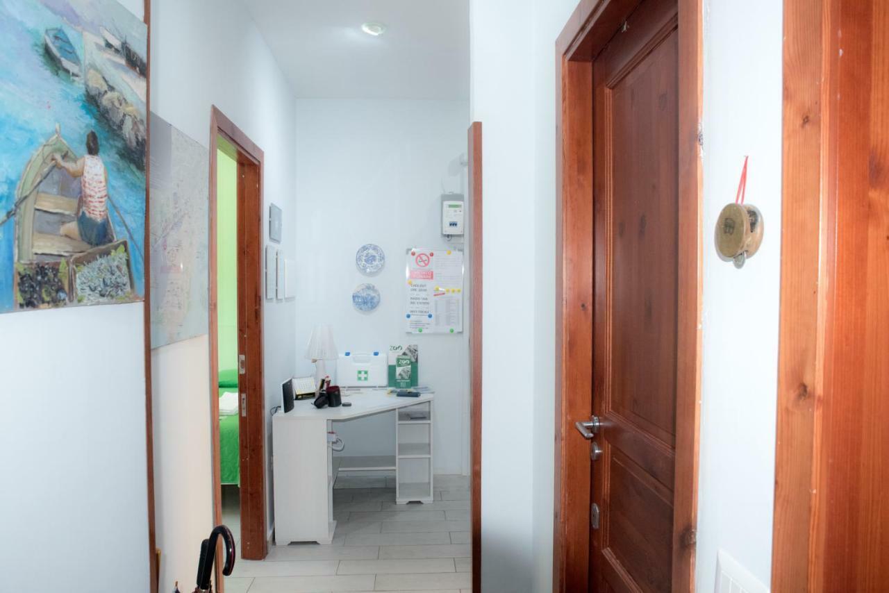 B&B Le Isole Napoli Bagian luar foto
