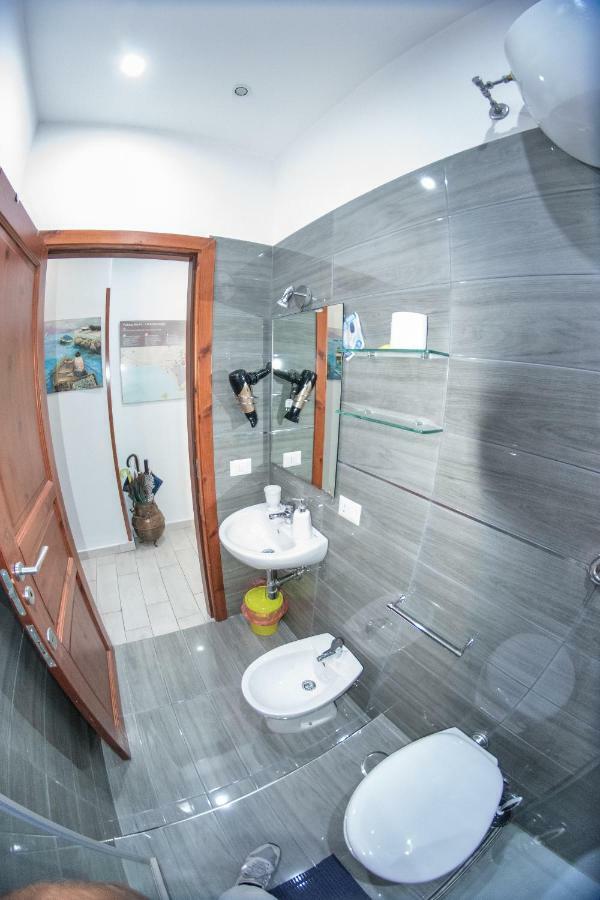 B&B Le Isole Napoli Bagian luar foto